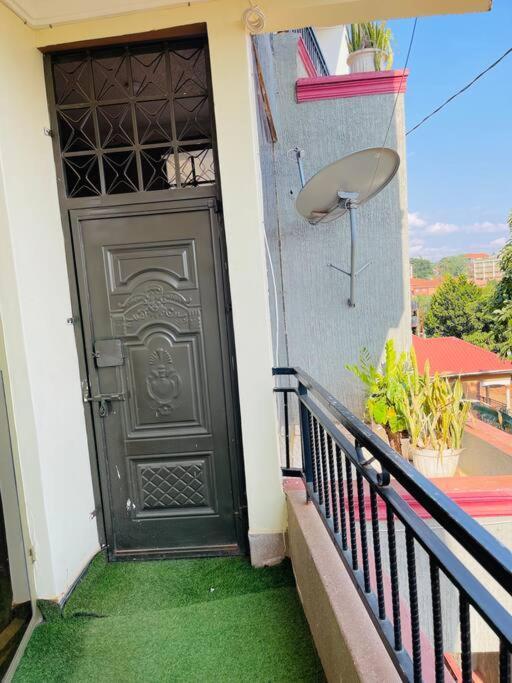 Renex Homes Namugongo Экстерьер фото